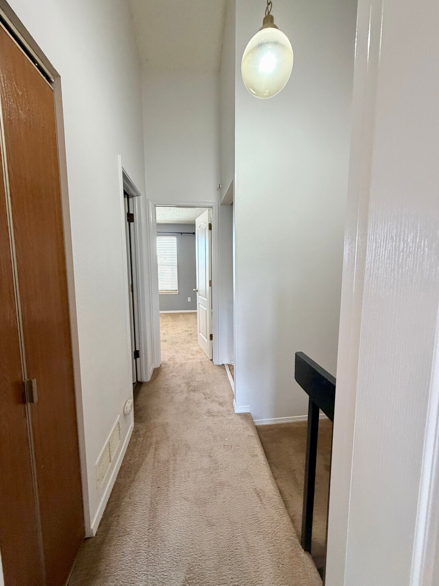 Building Photo - 1192 S Zeno Way