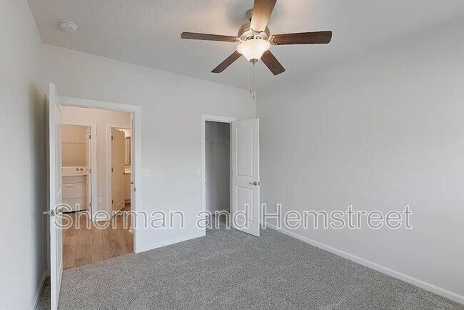 Building Photo - 2034 Lotus Dr