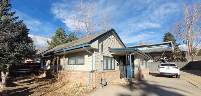 Building Photo - 1325 Balsam Ave