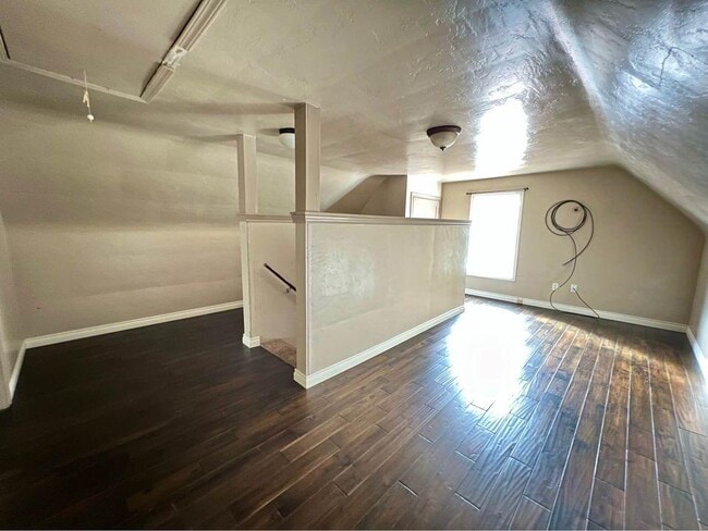 Building Photo - 230 SW Spring St