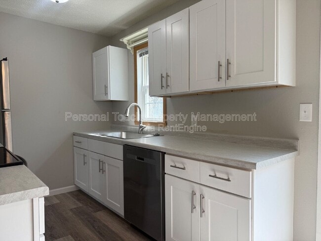 Building Photo - 214 5th St NW