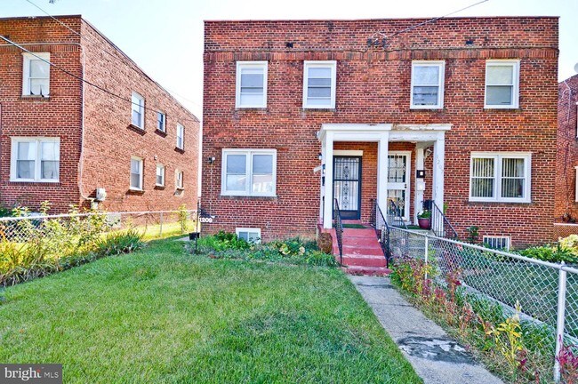 Building Photo - 1209 Savannah St SE