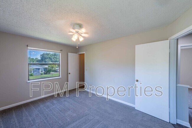 Building Photo - 890 Hibiscus St
