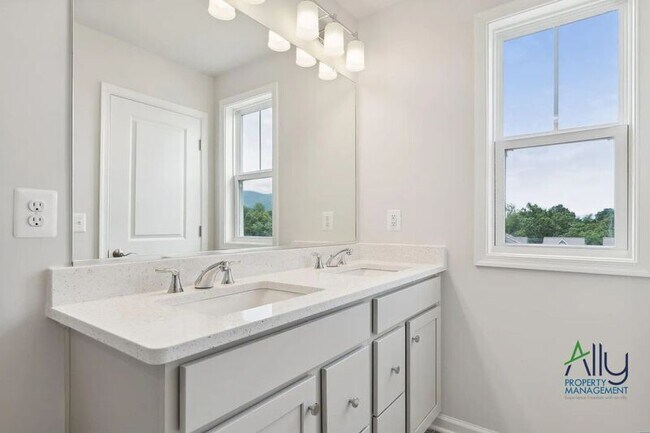 Building Photo - 4959 Lexi Ln