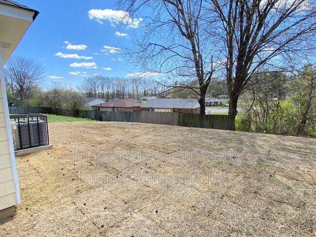 Building Photo - 2963 Lake Park Rd