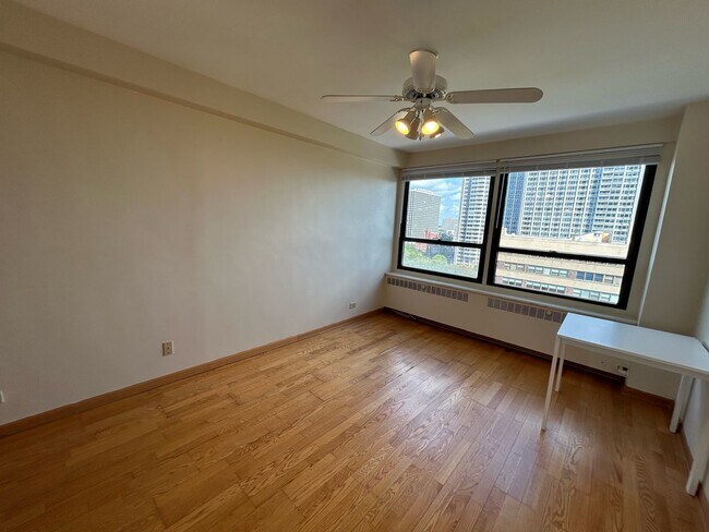 Building Photo - 4180 N Marine Dr