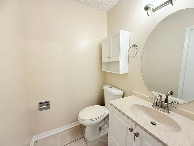 Building Photo - 9345 Chisholm Rd