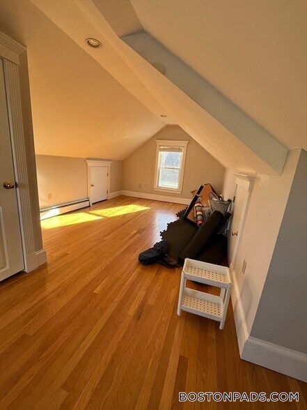 Building Photo - 117 Columbia St