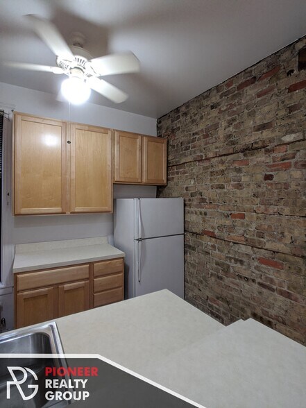 Building Photo - 1224 N Dearborn St