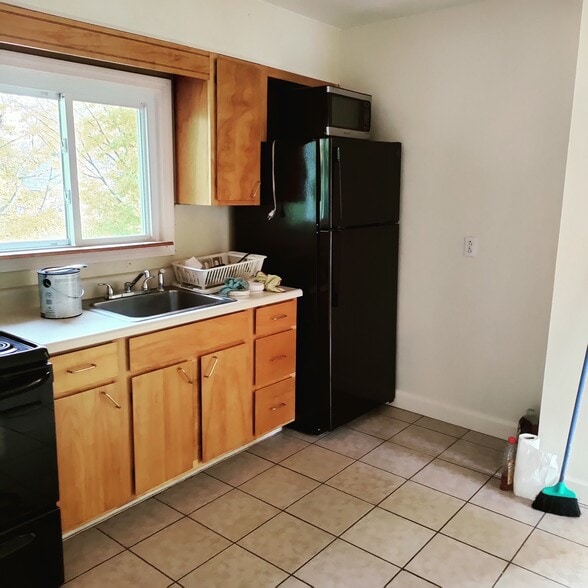 Building Photo - 57 Tomlinson Ave