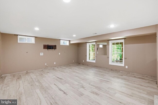 Building Photo - 5767 Bush Hill Dr