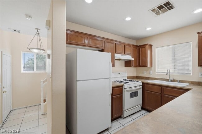 Building Photo - 4049 Flower Patch St