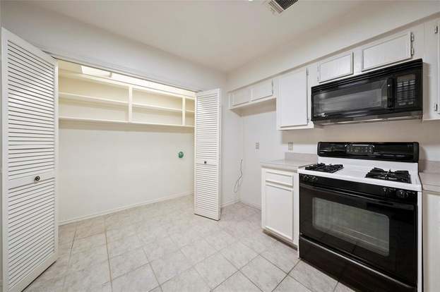 Building Photo - 1716 Huge Oaks St