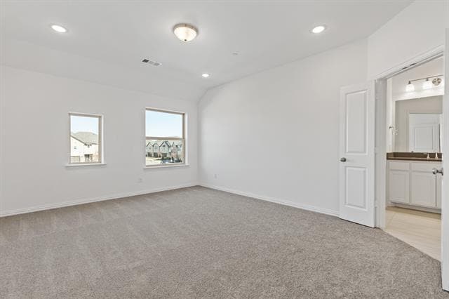 Building Photo - 621 Somerset Dr