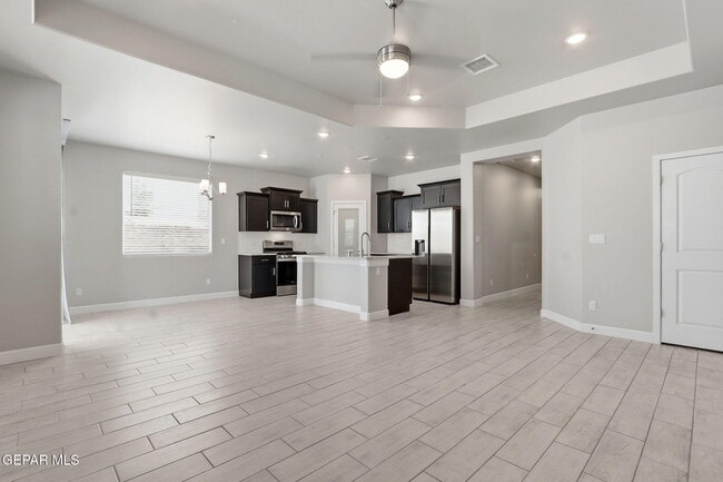 Building Photo - 13131 Oakhampton Ave