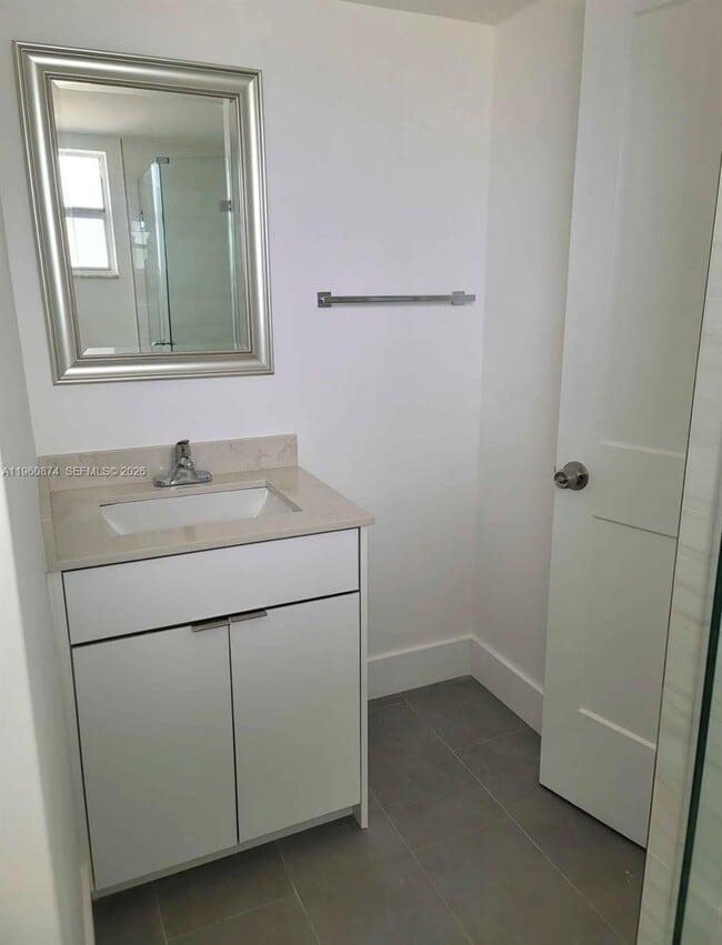 Building Photo - 1680 NE 191st St