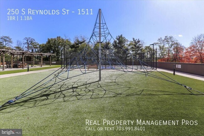 Building Photo - 250 S Reynolds St