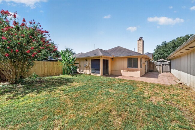 Building Photo - 4632 Greenwood Dr