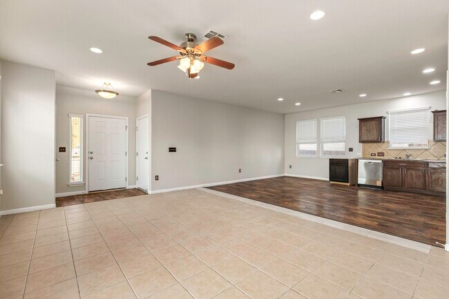Building Photo - 253 Eagle Brook Ln