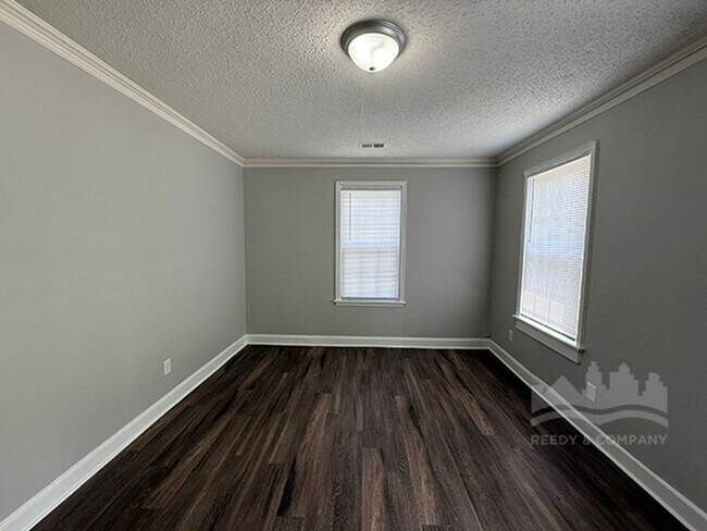Building Photo - Half off full months rent !!! Welcome to o...