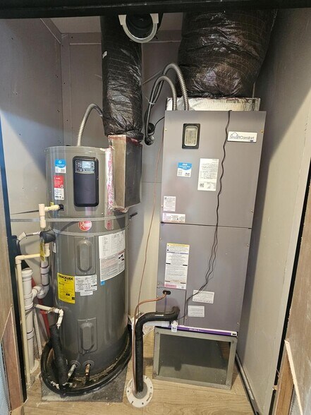 Building Photo - 822 Private Rd