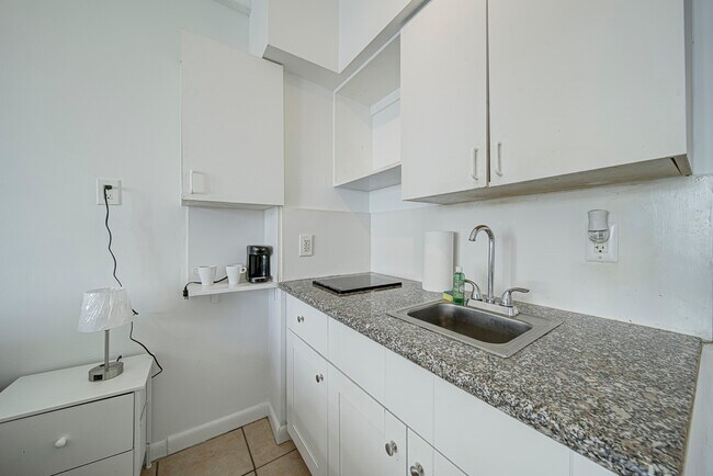 Building Photo - 6345 Collins Ave