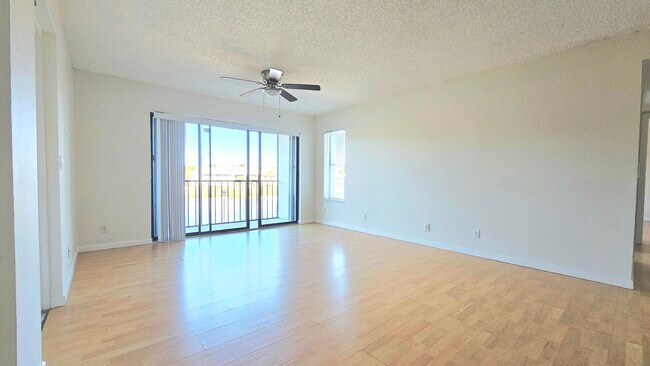 Building Photo - 1001 Green Pine Blvd