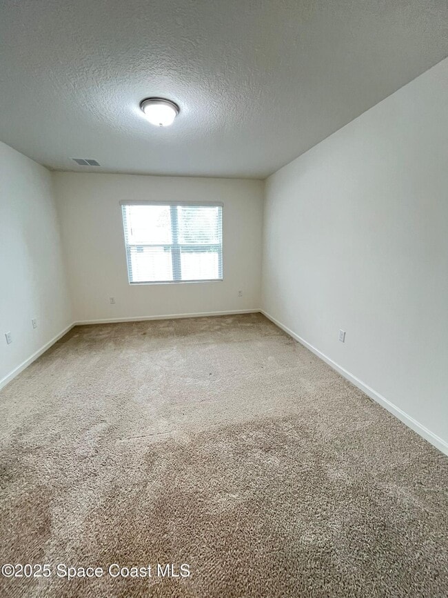 Building Photo - 1570 San Filippo Dr SE