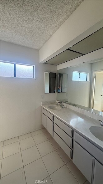 Building Photo - 46 Christamon W