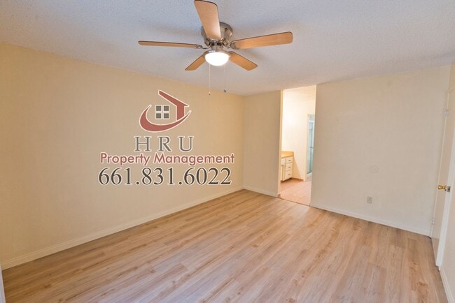 Building Photo - SW-Bakersfield. 3bed/2bath