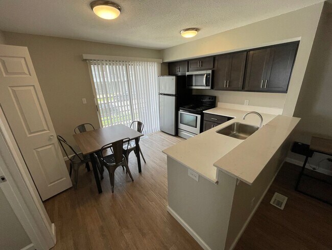 Interior Photo - 301 E Clark St