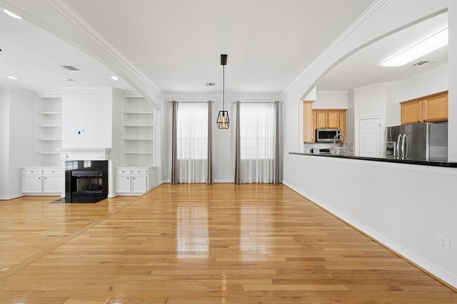 Building Photo - 5515 Crooms St