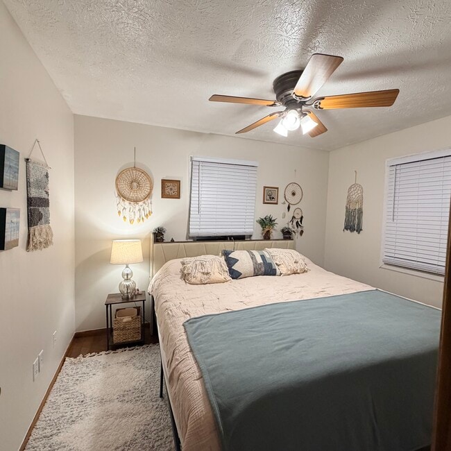 Building Photo - 821 Melbourne St