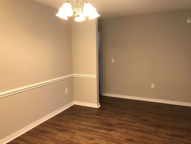 Building Photo - 25855 Argonne Dr