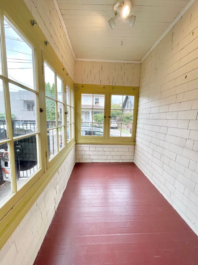 Building Photo - 1430 SE 46th Ave