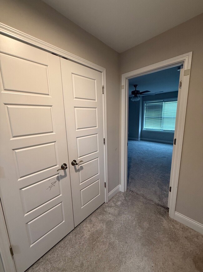 Building Photo - 6346 Walker Ct