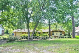 Building Photo - 5115 Lake Valley Dr