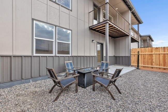 Building Photo - Work Live Unit - At Home Business