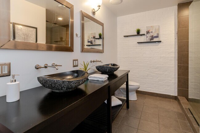 Building Photo - 225 N 4th St