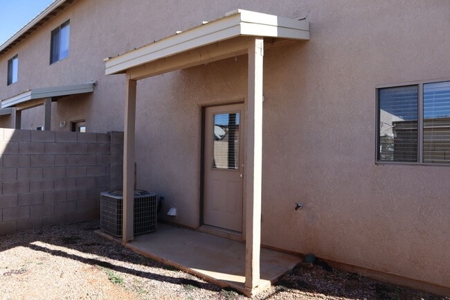 Building Photo - Great home great price