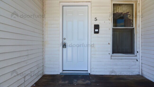 Building Photo - 11 Pleasant St