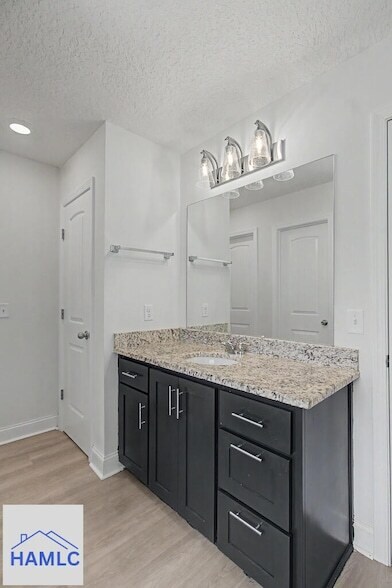 Building Photo - 965 Meloney Dr