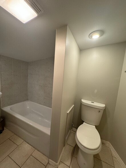 Building Photo - 464 3rd St