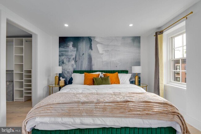 Building Photo - 528 N 22nd St