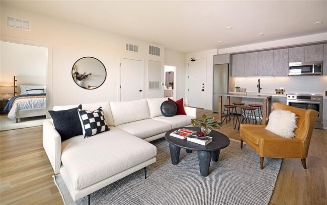 Building Photo - 4315 S Congress Ave