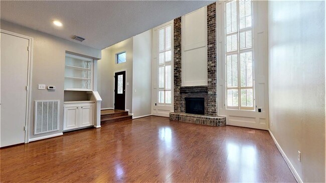 Building Photo - 727 Bunker Hill Rd