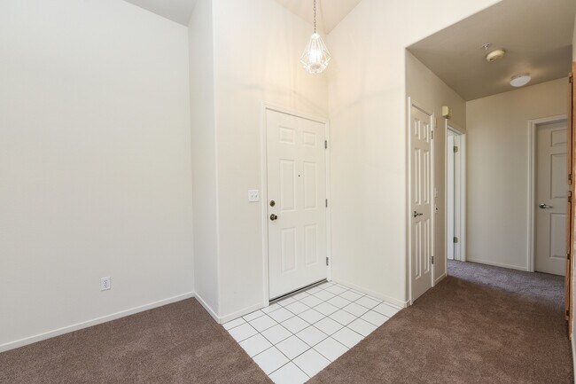 Building Photo - Beautiful 2BR/2BA Condo - Convenient Downtown San Jose Location!
