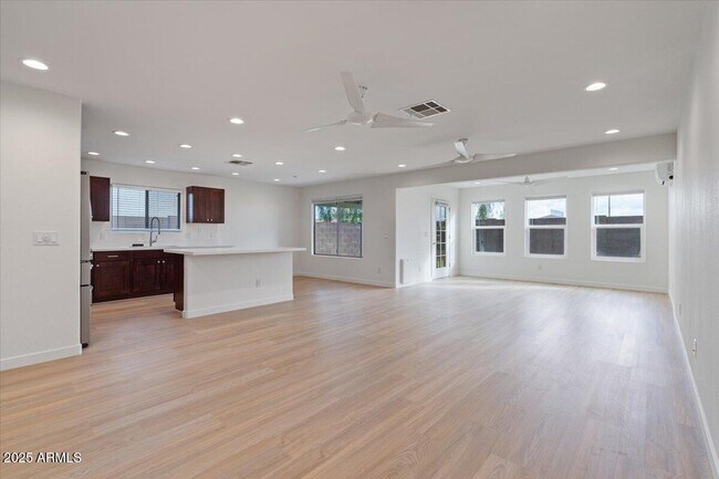 Building Photo - 21233 N 30th Ave