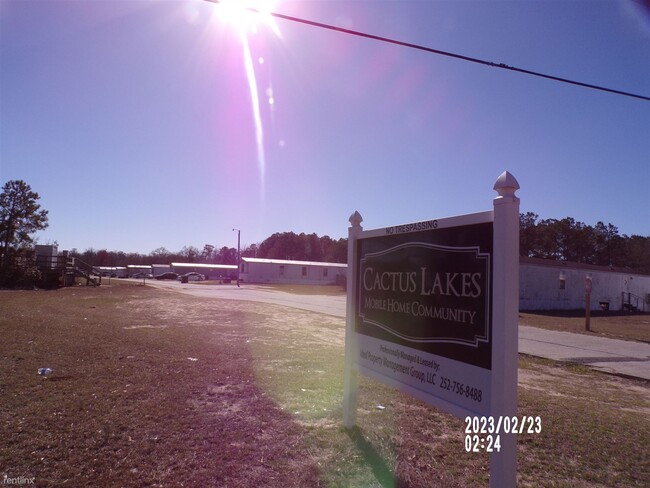 Primary Photo - 3 br, 2 bath Mobile Home - Cactus Lakes Mo...
