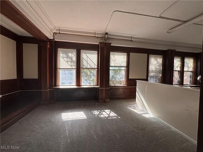 Building Photo - 5644 Broadway Ave